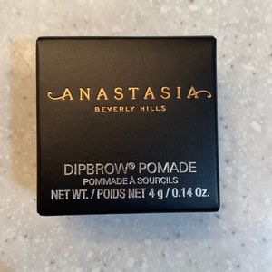 Anastasia Beverly Hills dip brow in shade chocolate